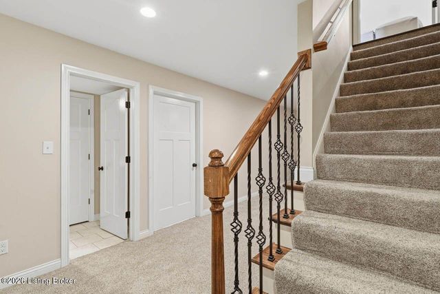 7611 Parkcrest Way, Louisville, KY 40214