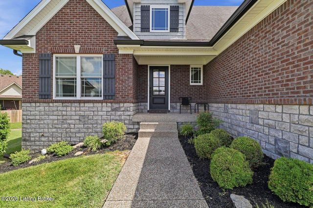 7611 Parkcrest Way, Louisville, KY 40214