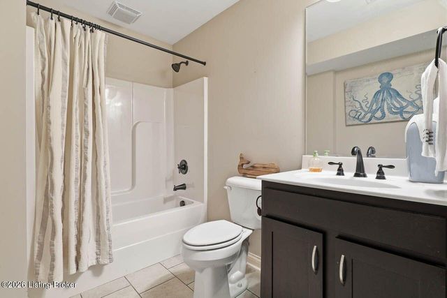 7611 Parkcrest Way, Louisville, KY 40214