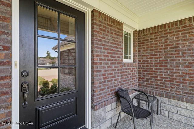 7611 Parkcrest Way, Louisville, KY 40214