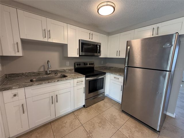 450 BRIARWOOD ROAD, Venice, FL 34293