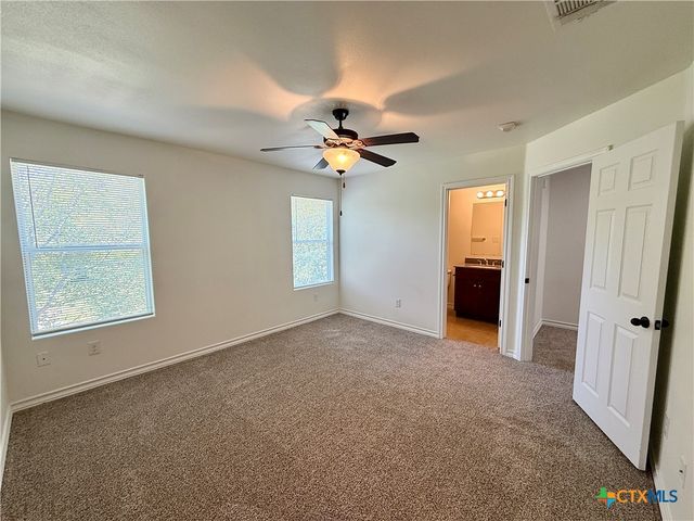 91 Plaza Drive 2, Universal City, TX 78148