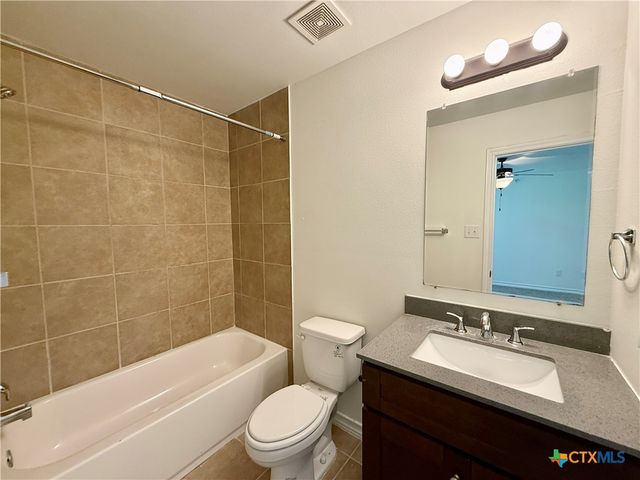 91 Plaza Drive 2, Universal City, TX 78148