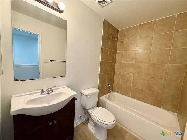 91 Plaza Drive 2, Universal City, TX 78148