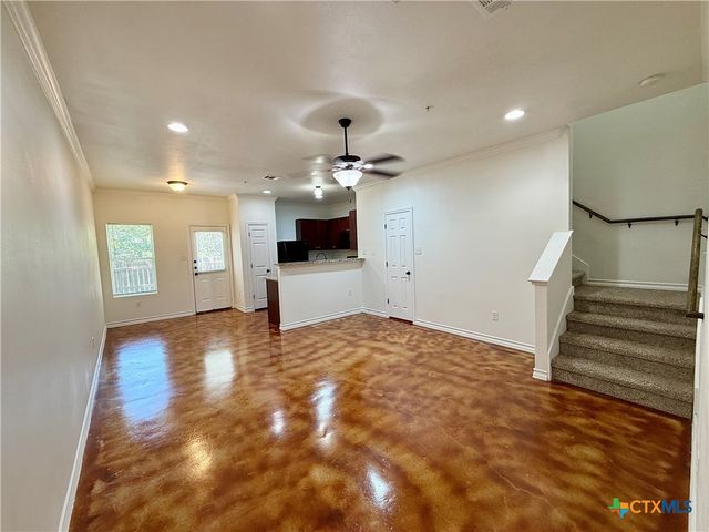 91 Plaza Drive 2, Universal City, TX 78148