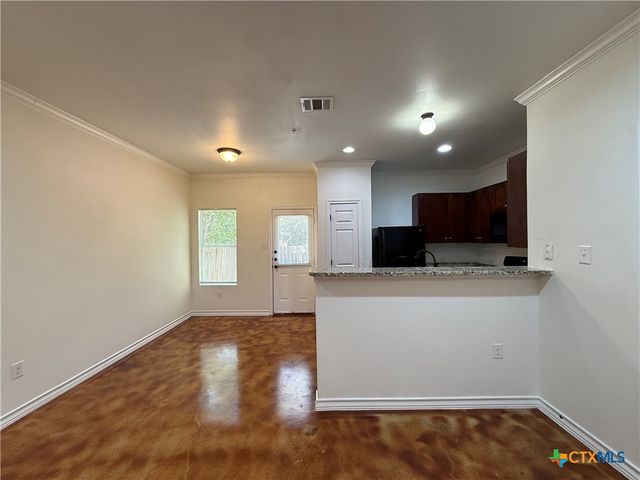 91 Plaza Drive 2, Universal City, TX 78148