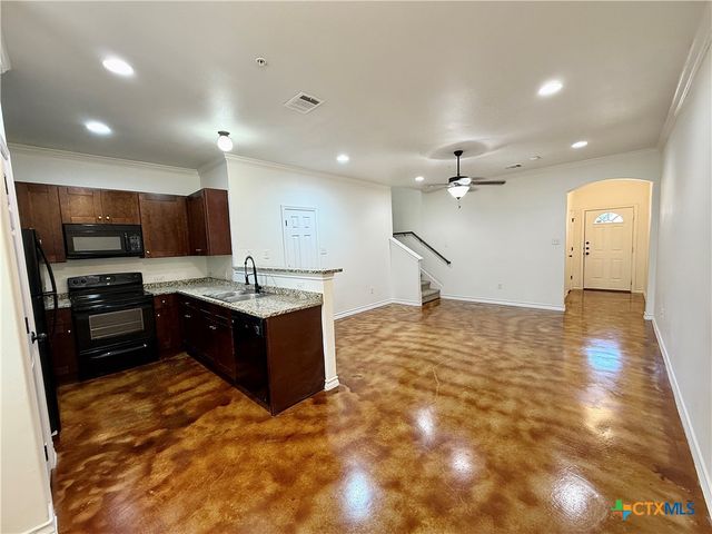 91 Plaza Drive 2, Universal City, TX 78148