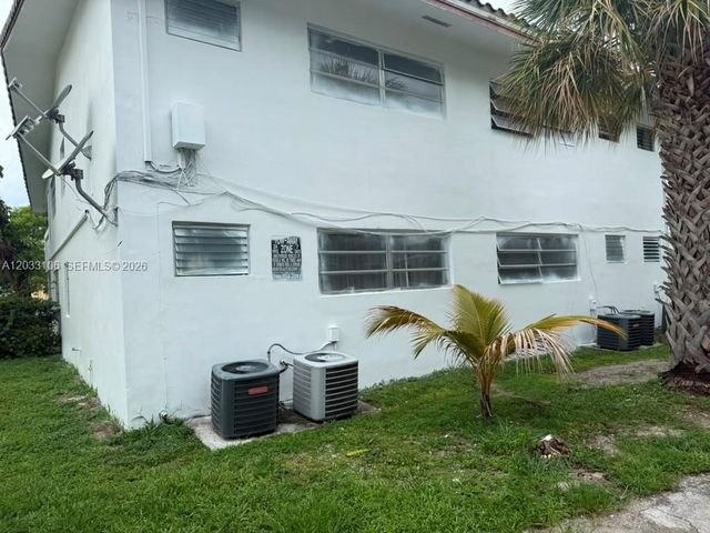 11970 NE 19th Dr, North Miami, FL 33181