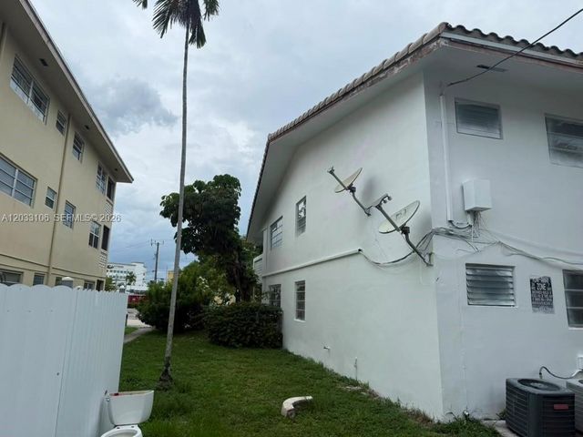 11970 NE 19th Dr, North Miami, FL 33181