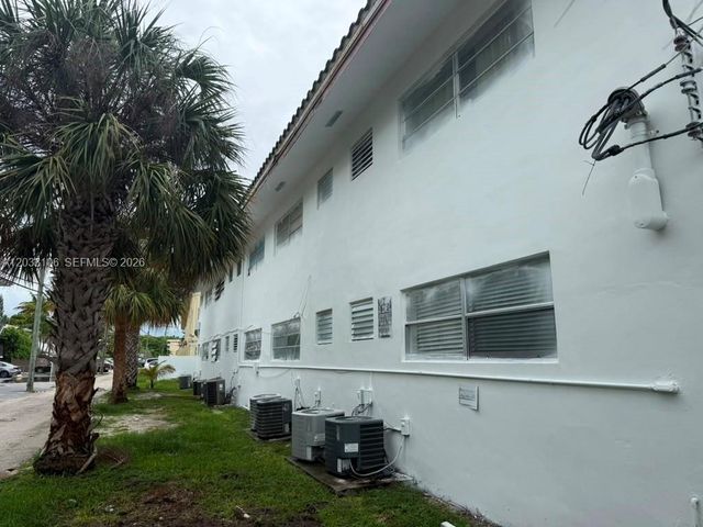 11970 NE 19th Dr, North Miami, FL 33181