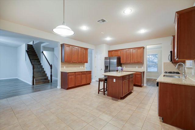 185 Hometown PKWY, Kyle, TX 78640