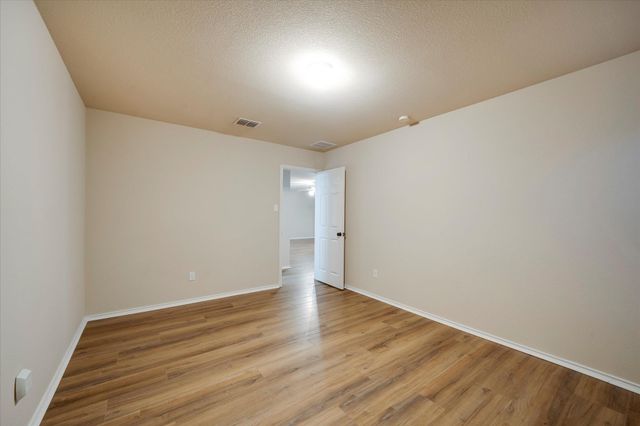 185 Hometown PKWY, Kyle, TX 78640