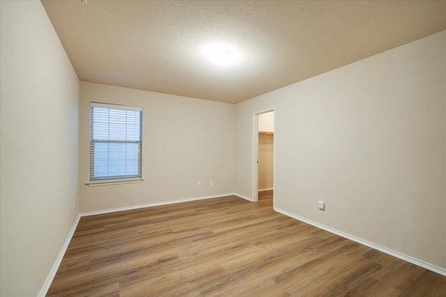 185 Hometown PKWY, Kyle, TX 78640