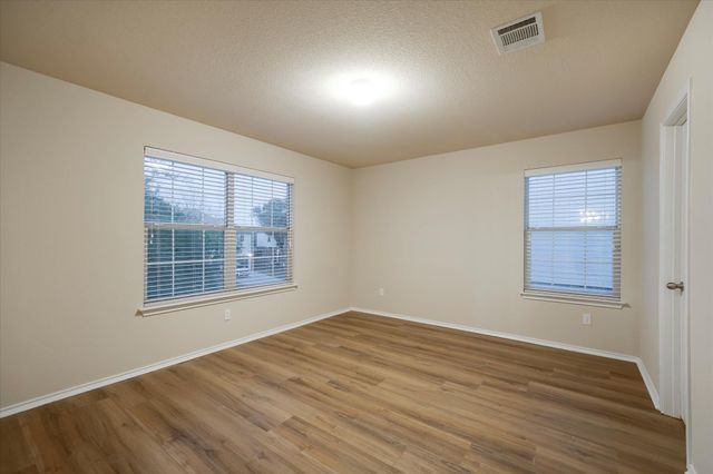 185 Hometown PKWY, Kyle, TX 78640