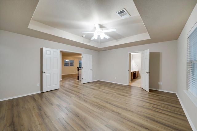 185 Hometown PKWY, Kyle, TX 78640