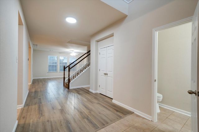 185 Hometown PKWY, Kyle, TX 78640