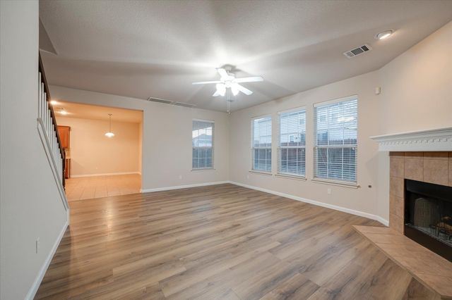 185 Hometown PKWY, Kyle, TX 78640