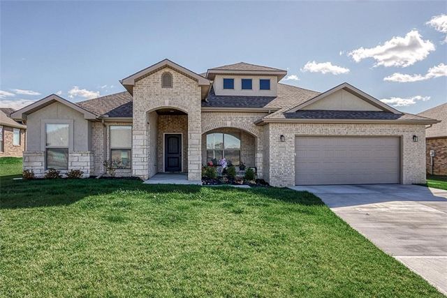 9283 Pickering Street, Lenexa, KS 66227