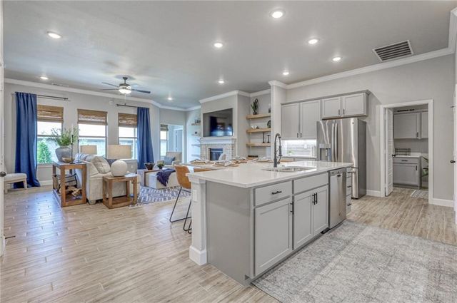 9283 Pickering Street, Lenexa, KS 66227