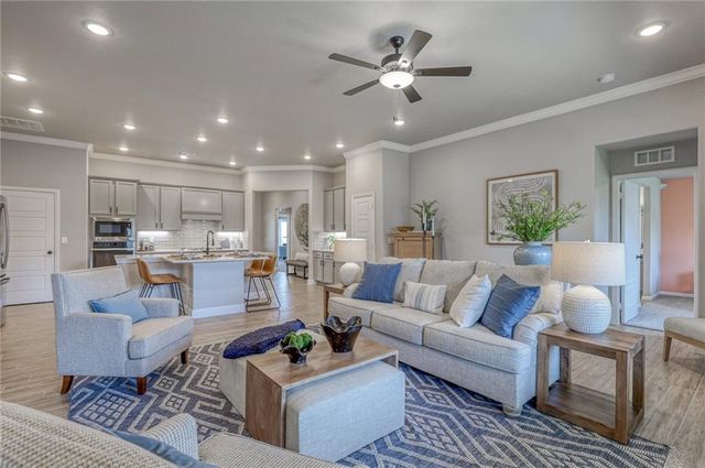 9283 Pickering Street, Lenexa, KS 66227