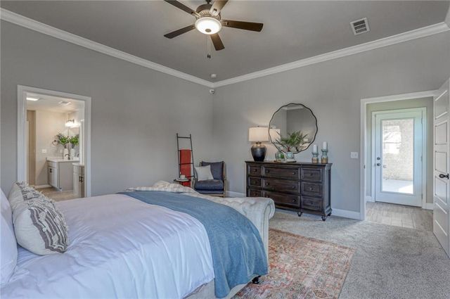 9283 Pickering Street, Lenexa, KS 66227