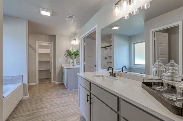 9283 Pickering Street, Lenexa, KS 66227