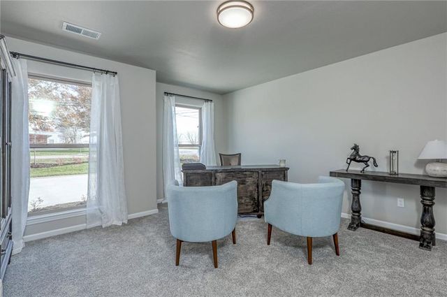 9283 Pickering Street, Lenexa, KS 66227