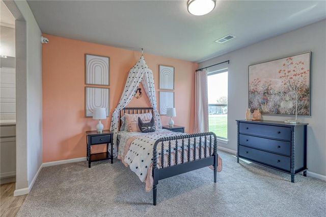 9283 Pickering Street, Lenexa, KS 66227