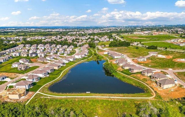 9283 Pickering Street, Lenexa, KS 66227