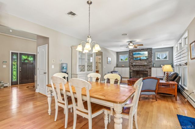 19 Navajo Trail, Sloatsburg, NY 10974