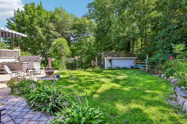 19 Navajo Trail, Sloatsburg, NY 10974