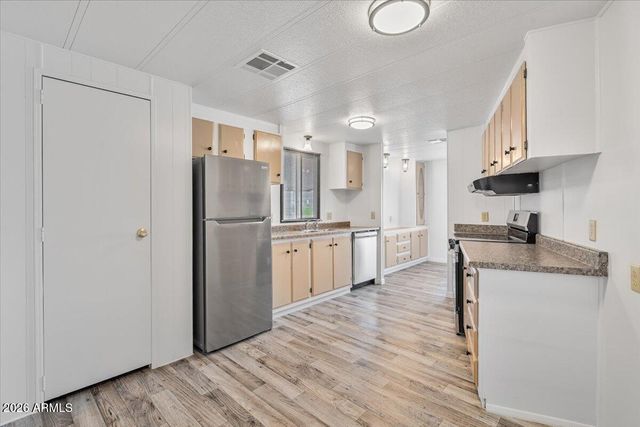 2121 N CENTER Street 102, Mesa, AZ 85201