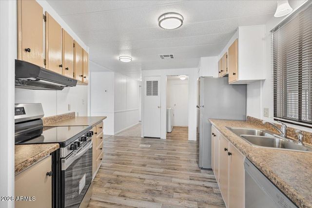 2121 N CENTER Street 102, Mesa, AZ 85201