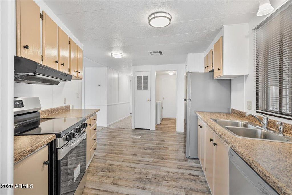2121 N CENTER Street 102, Mesa, AZ 85201 — photo 3