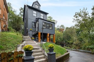 1418 Reuben St, Brighton Heights, PA 15212