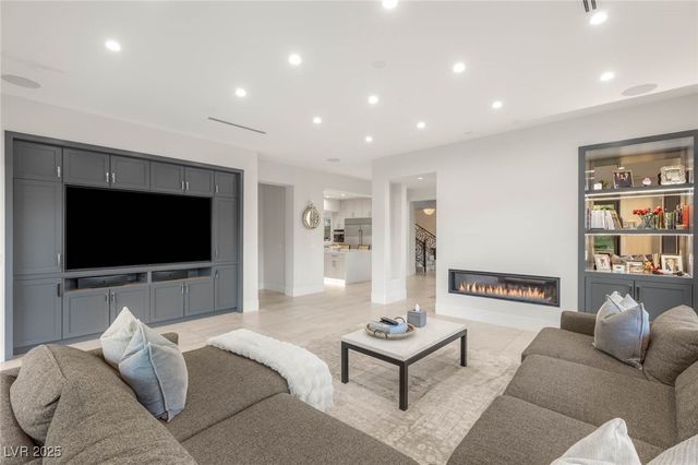 309 Royal Aberdeen Way, Las Vegas, NV 89144