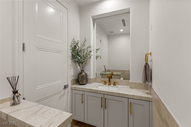 309 Royal Aberdeen Way, Las Vegas, NV 89144