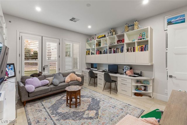 309 Royal Aberdeen Way, Las Vegas, NV 89144