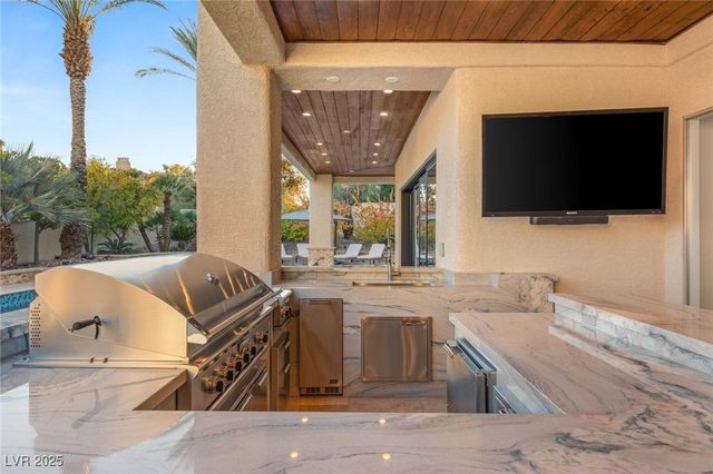 309 Royal Aberdeen Way, Las Vegas, NV 89144