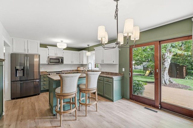 319 Meadowlark Circle, Deerfield, WI 53531