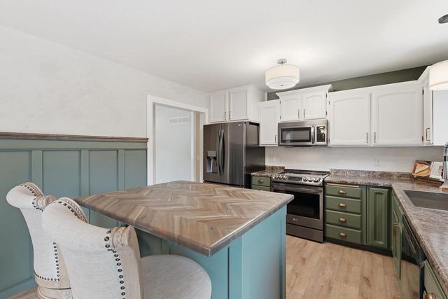 319 Meadowlark Circle, Deerfield, WI 53531