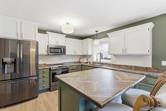 319 Meadowlark Circle, Deerfield, WI 53531