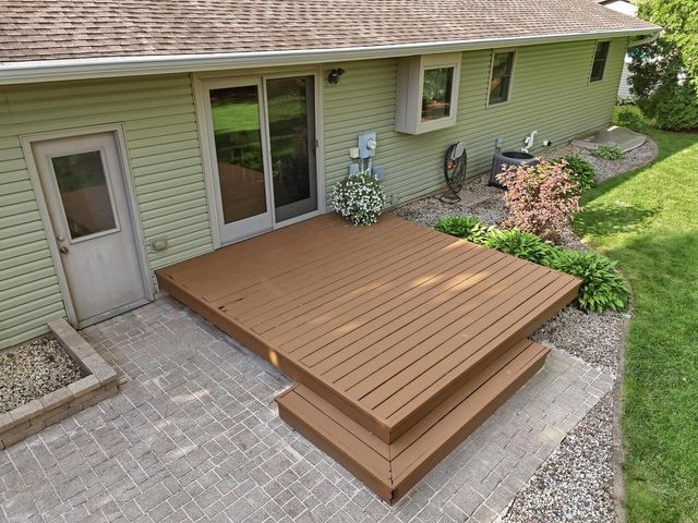 319 Meadowlark Circle, Deerfield, WI 53531