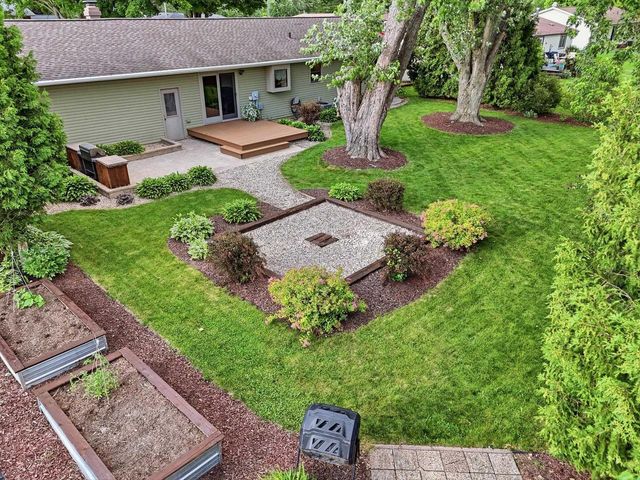 319 Meadowlark Circle, Deerfield, WI 53531