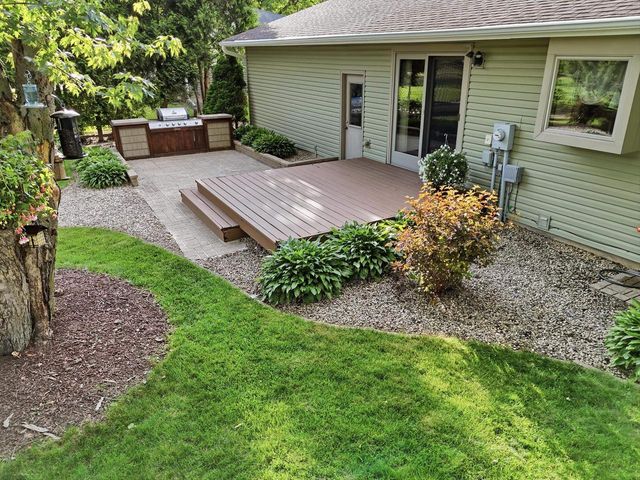 319 Meadowlark Circle, Deerfield, WI 53531