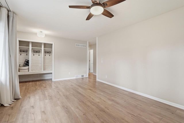 319 Meadowlark Circle, Deerfield, WI 53531