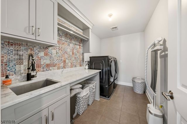 601 Monroe Ct, Hanover Twp., NJ 07981