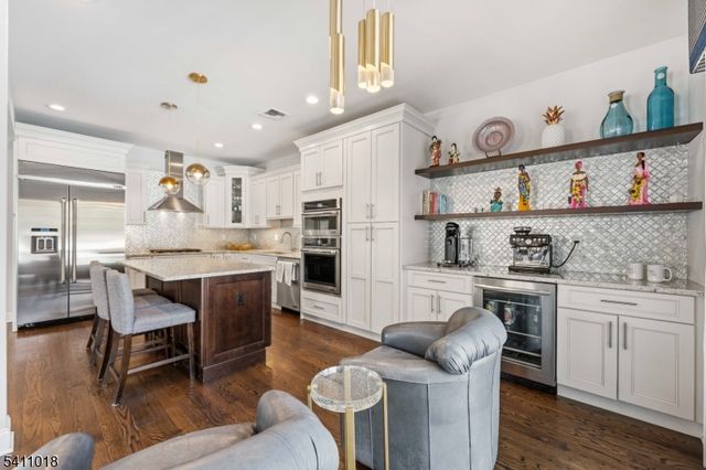 601 Monroe Ct, Hanover Twp., NJ 07981