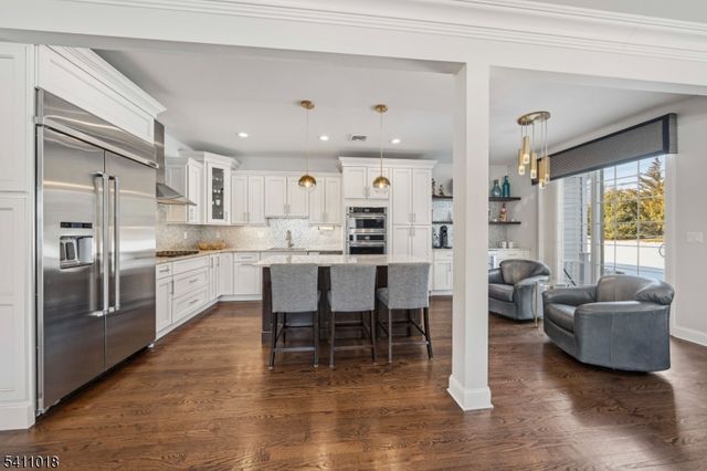 601 Monroe Ct, Hanover Twp., NJ 07981