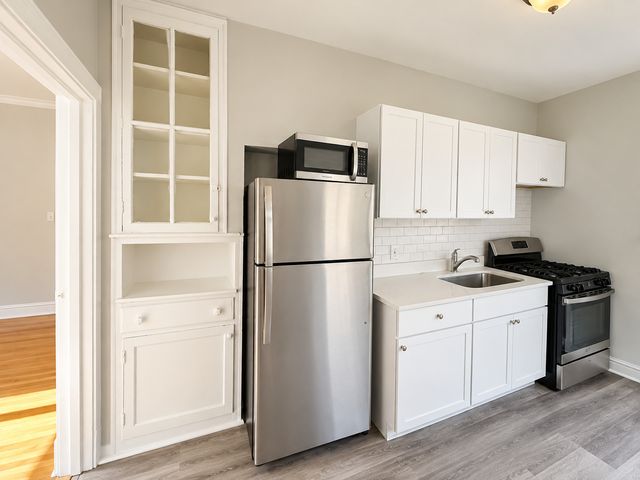 5453 S Everett Avenue 2B, Chicago, IL 60615